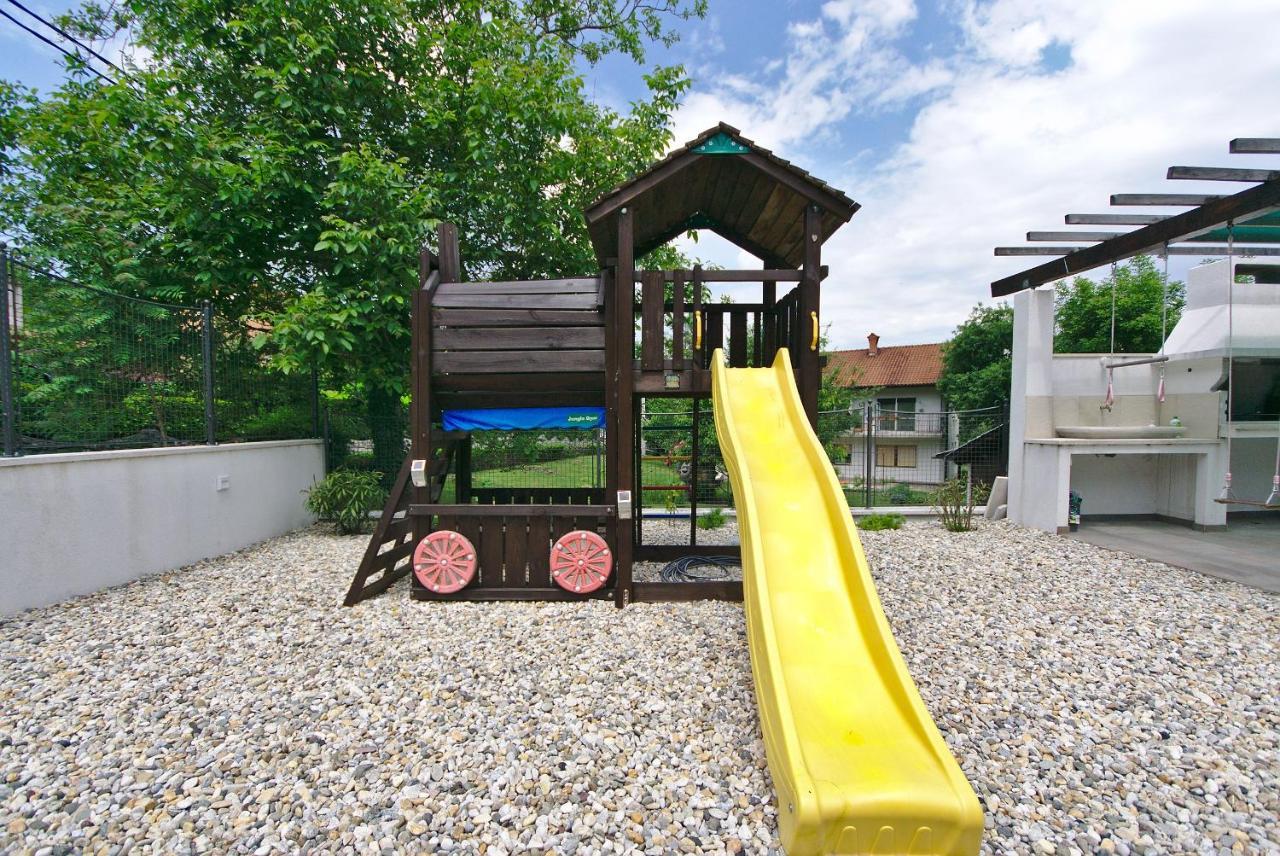 Holiday House With Pool Čavle Kültér fotó